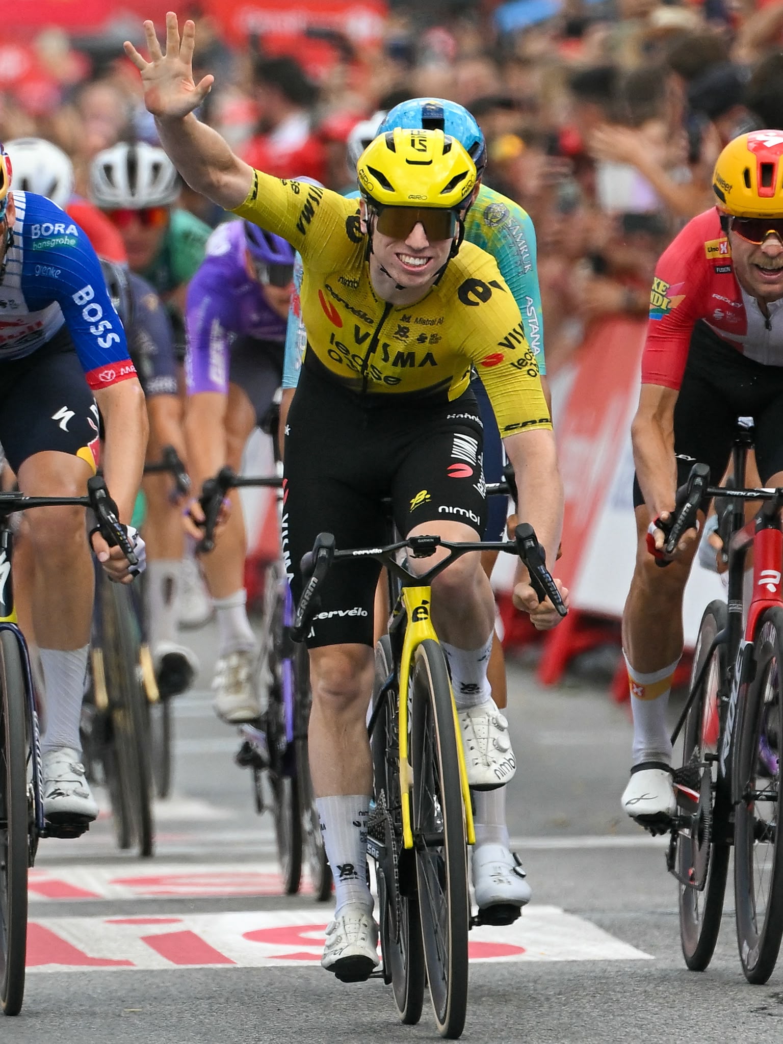 LA VUELTA A ESPAÑA 2026 - 17^ TAPPA: ANCORA BRENNAN, MANITA PER IL BRITANNICO E SETTIMO SIGILLO DEI 'CALABRONI'